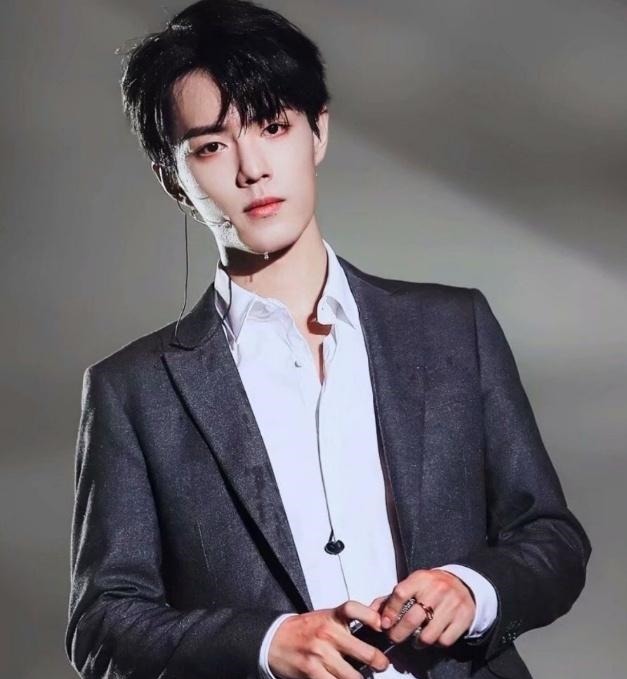 一连|肖战一连获得三项荣誉,知名导演发来贺电,肖战很棒