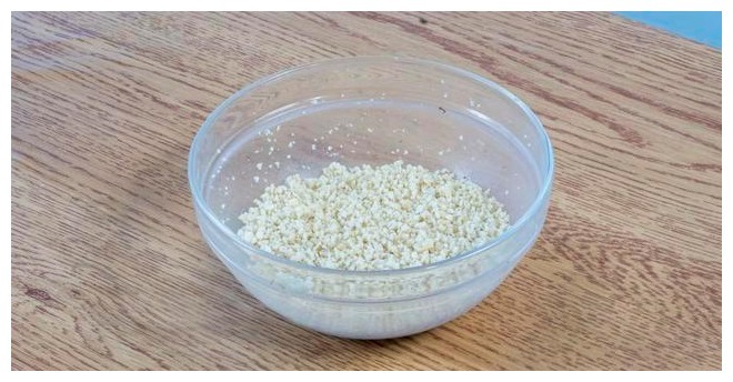 豆腐脑在家就能做，2把黄豆做4碗，如果冻般滑嫩爽口，早餐必备