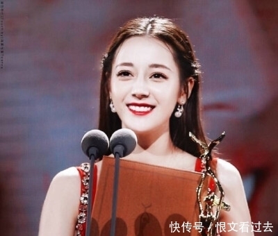 杨幂 白玉兰奖名单曝光小花竞争强,赵丽颖杨幂杨紫都落选,她俩入选了