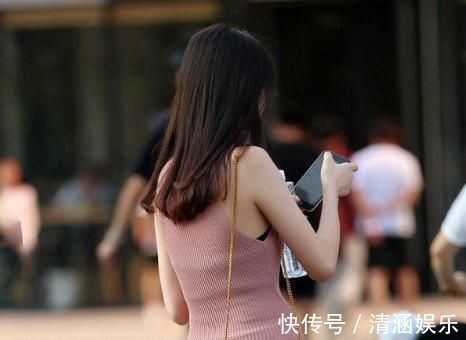 有气质|穿紧身打底裤的小姐姐年轻漂亮有气质，秀出完美身形