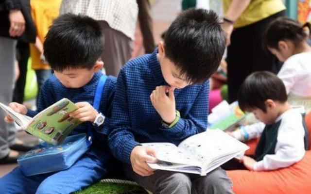 咏鸡|听过《咏鹅》那听过《咏鸡》吗小学生仿写火了，老师神童诗人