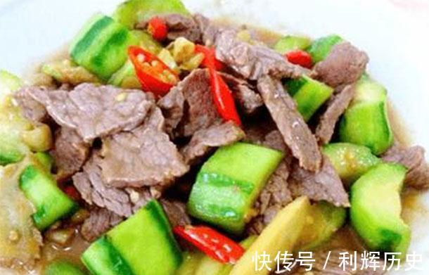 骨骼发育|孩子打篮球需要补充大量钙物质,多吃补钙菜,补钙补铁骨骼发育好