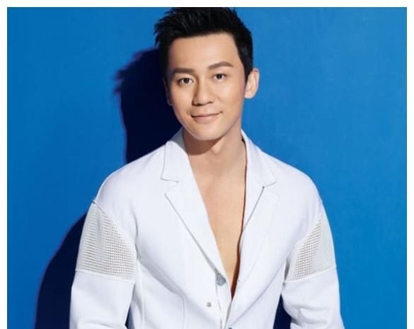 路透社|跑男首期未播撕名牌,苗苗被李晨拐跑?孤獨鄭愷公交追妻