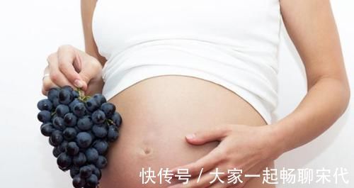 孕妈|担心遗传小眼基因，孕妈狂吃葡萄，等到宝宝出生却不敢认