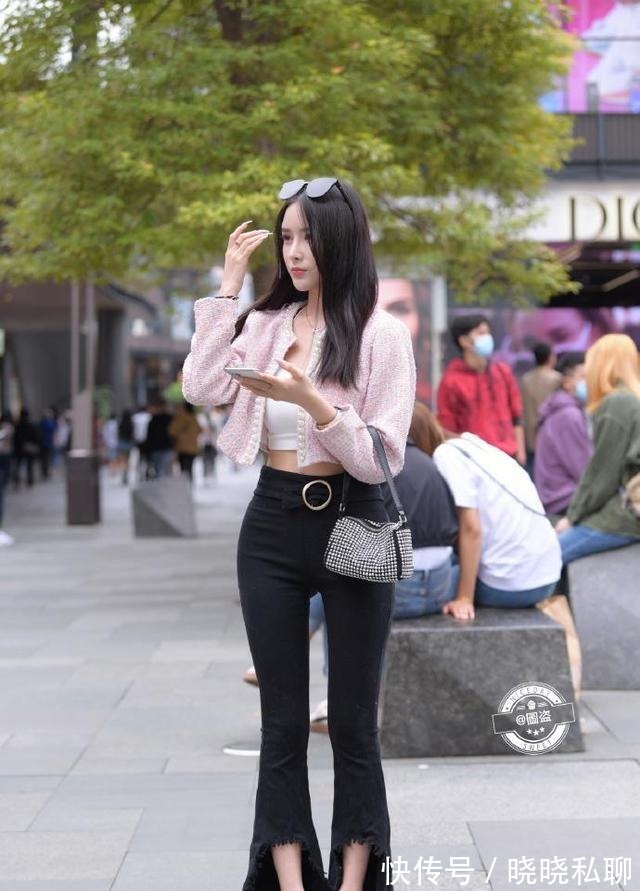 穿搭 又美又撩的打底裤穿搭,造型风格走在时尚前沿,显得瘦高!