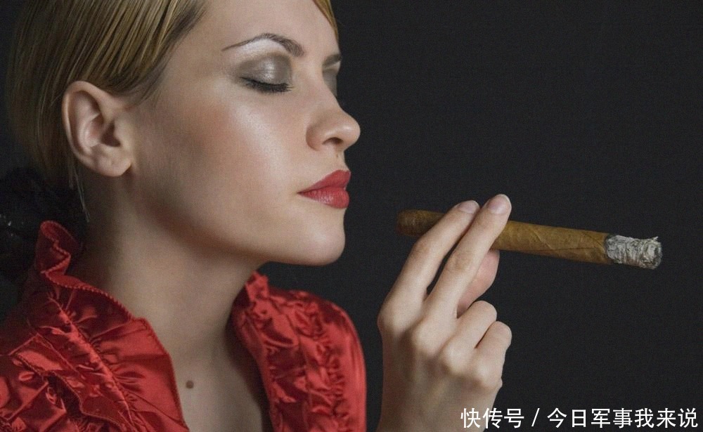 孩子|B超时胎儿“笑”得很灿烂,父母直夸宝宝可爱,医生:打掉孩子吧