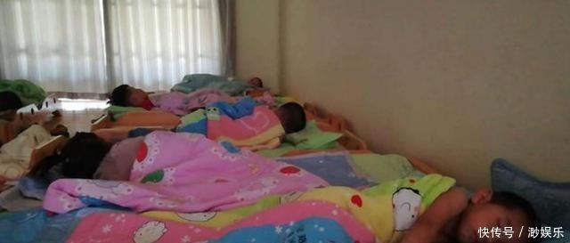 4岁女儿本无午睡习惯,老师却说娃午睡很乖,看到毛巾被宝妈心疼
