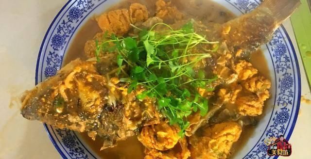 鲤鱼|红烧鲤鱼简单的家庭做法,学会这一招,鱼肉鲜香嫩滑无腥味