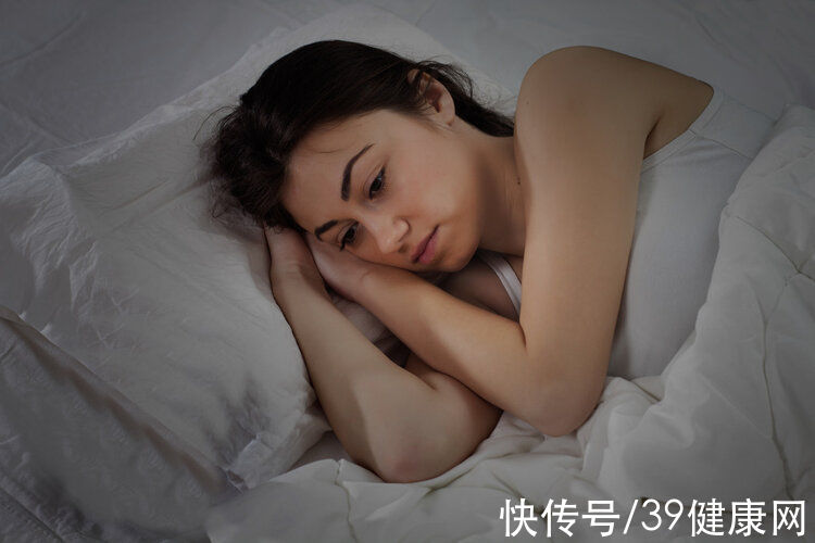 睡眠|经常半夜突然“自然醒”，难再入睡，是怎么回事？或是这4种毛病