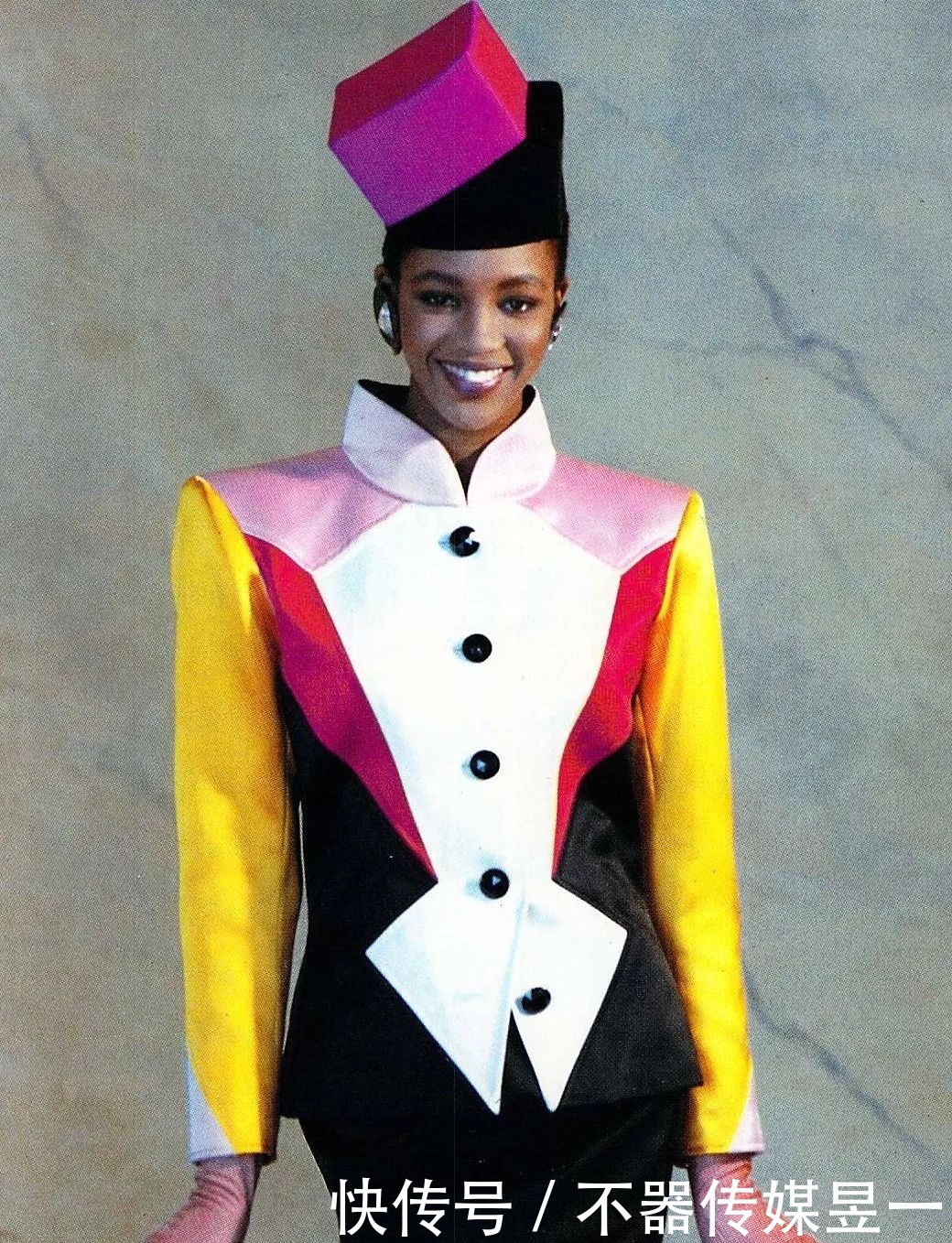 超模黑珍珠拍摄YSL全球大片，表现力太棒了