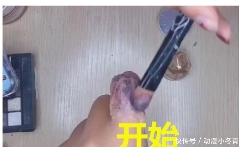 手指$美术生画被“丧尸咬过的手指”,本以为在乱画,看见成品:快去医院