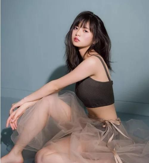 刘海|日本小姐姐的“刘海小脸术”走红ins有刘海的女人,原来这么美