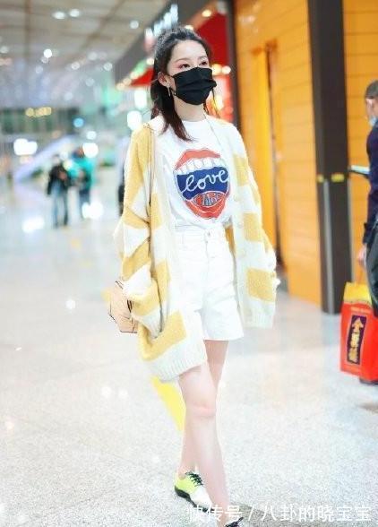 格调|时尚穿搭,微微透视的网纱格调针织开衫,轻薄贴肤,尽显成熟魅力