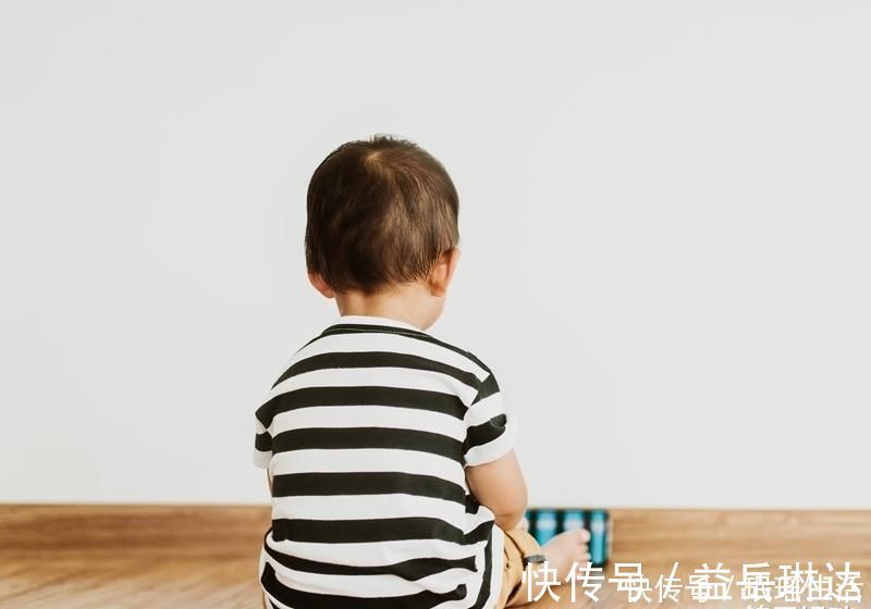 自闭症|宝宝少表现情绪?不看爸妈、少分享,4点观察孩子是否有自闭倾向