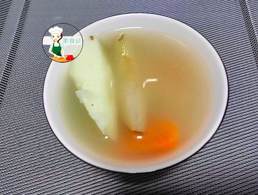雪梨瘦肉汤的做法,秋燥天喝再合适不过了,清香甘甜,简单又营养