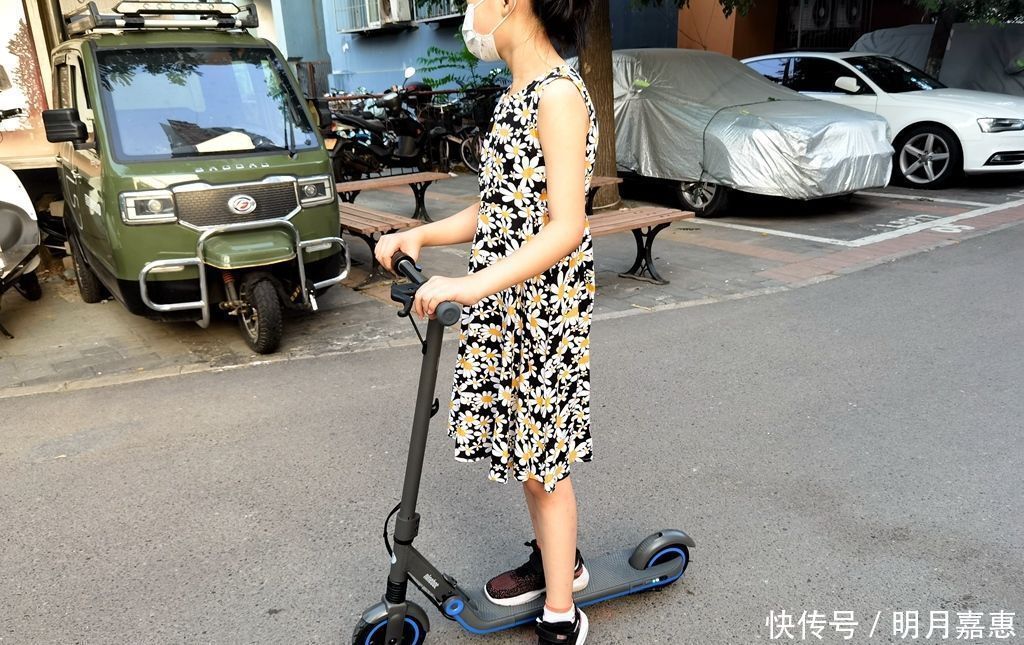 车把|女儿的暑假礼物,性能和安全都在线九号儿童电动滑板车E10体验