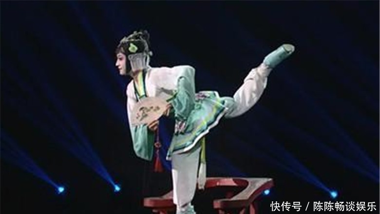 他是京剧四大名旦之一,被父亲卖两次被师父压榨,终功成名就