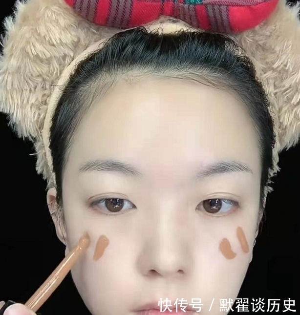 小姐姐仿妆丁真，开始：牛奶肌让人羡慕，看到最后：不是亲妹妹吧！