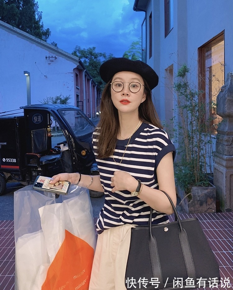 身材|颜值不高身材微胖,37岁阿姨却穿出时髦的少女感,每套都值得借鉴