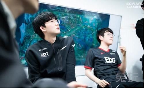 中年|EDG 被 iG 终结连胜后 Viper 排位 10 战 9 胜！