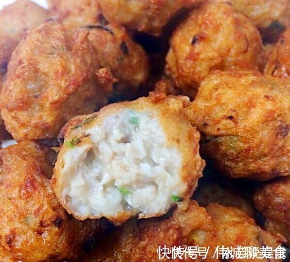 外婆|炸丸子，加淀粉是大错！外婆教我加点它，金黄酥脆，鲜嫩不油腻！