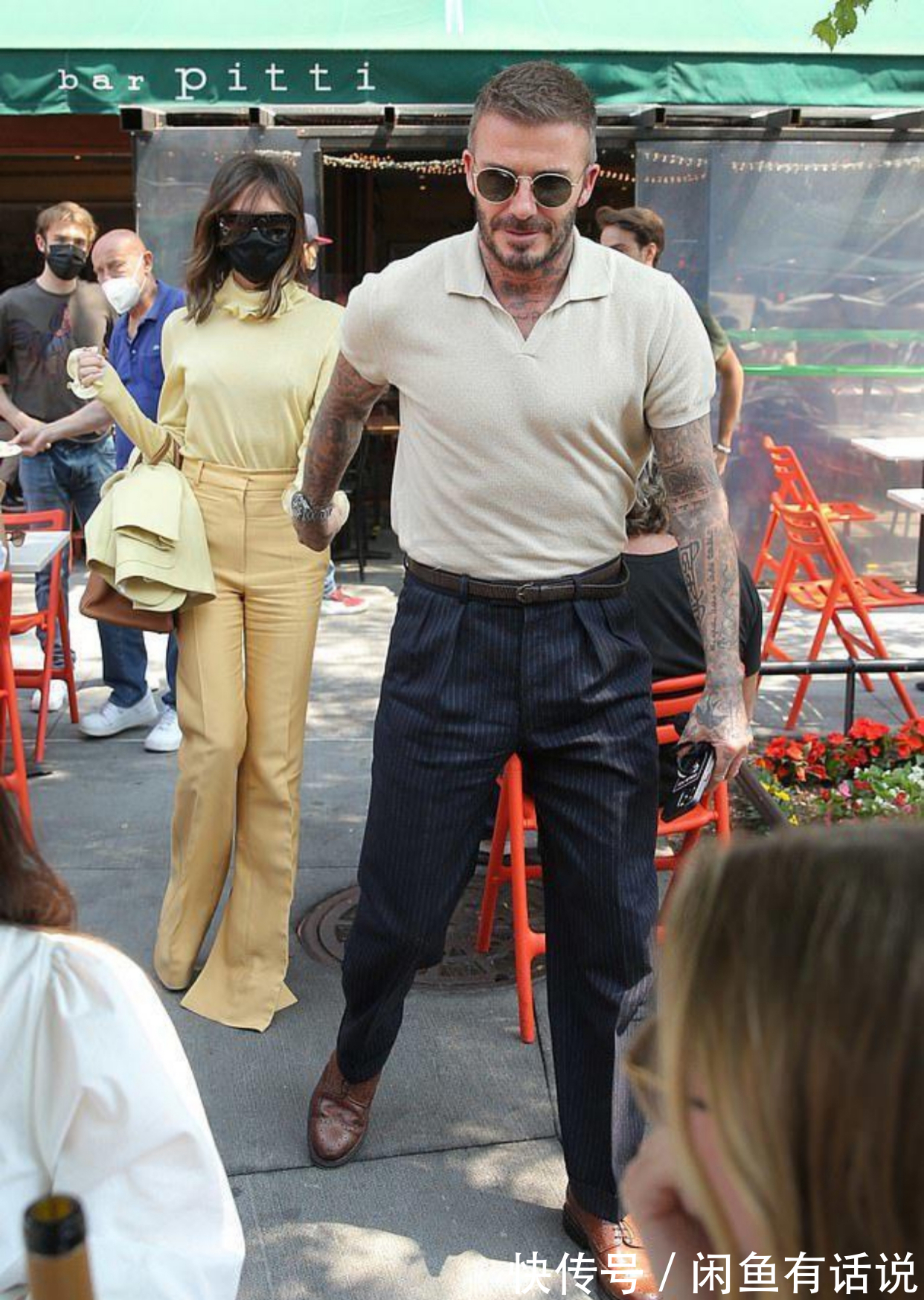 裤脚|贝嫂为显高也不容易,163身高穿“扫地裤”,还得踩20厘米高鞋跟