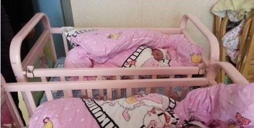 姐姐|“最美胎记”，姐姐在胎中被弟弟吸收，变成胎记留在弟弟腿上