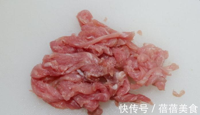 炒肉丝，只会腌制不行，需掌握2个技巧，否则容易粘锅、发硬