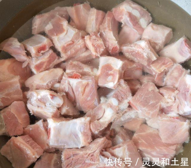 美食天下|十三香麻辣排骨，麻辣入味儿，好吃下饭！