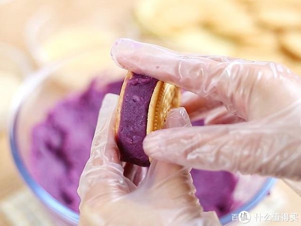 紫薯别再蒸着吃了，试试这样做，奶味浓郁，香软可口，太好吃了