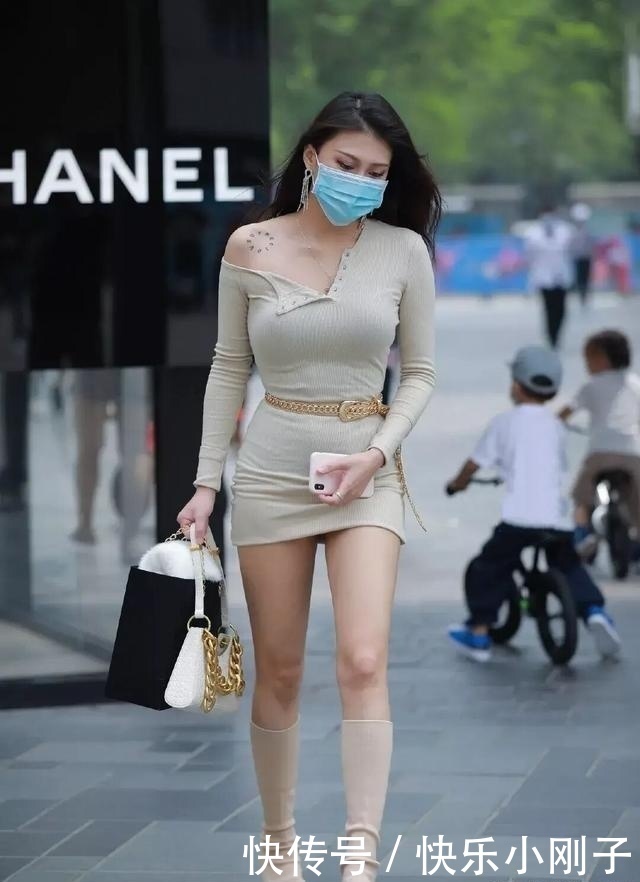 针织裙|连衣裙的穿搭示范，让你放松心情，还有气质