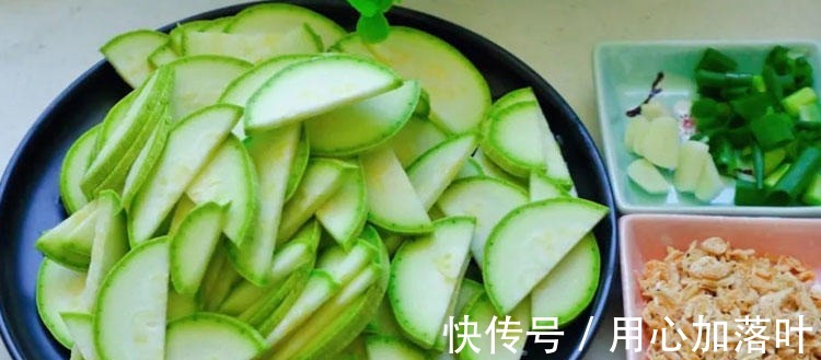 小鹿|5分钟就能做好一道快手家常菜,简单又好吃,还能补钙,老少皆宜!