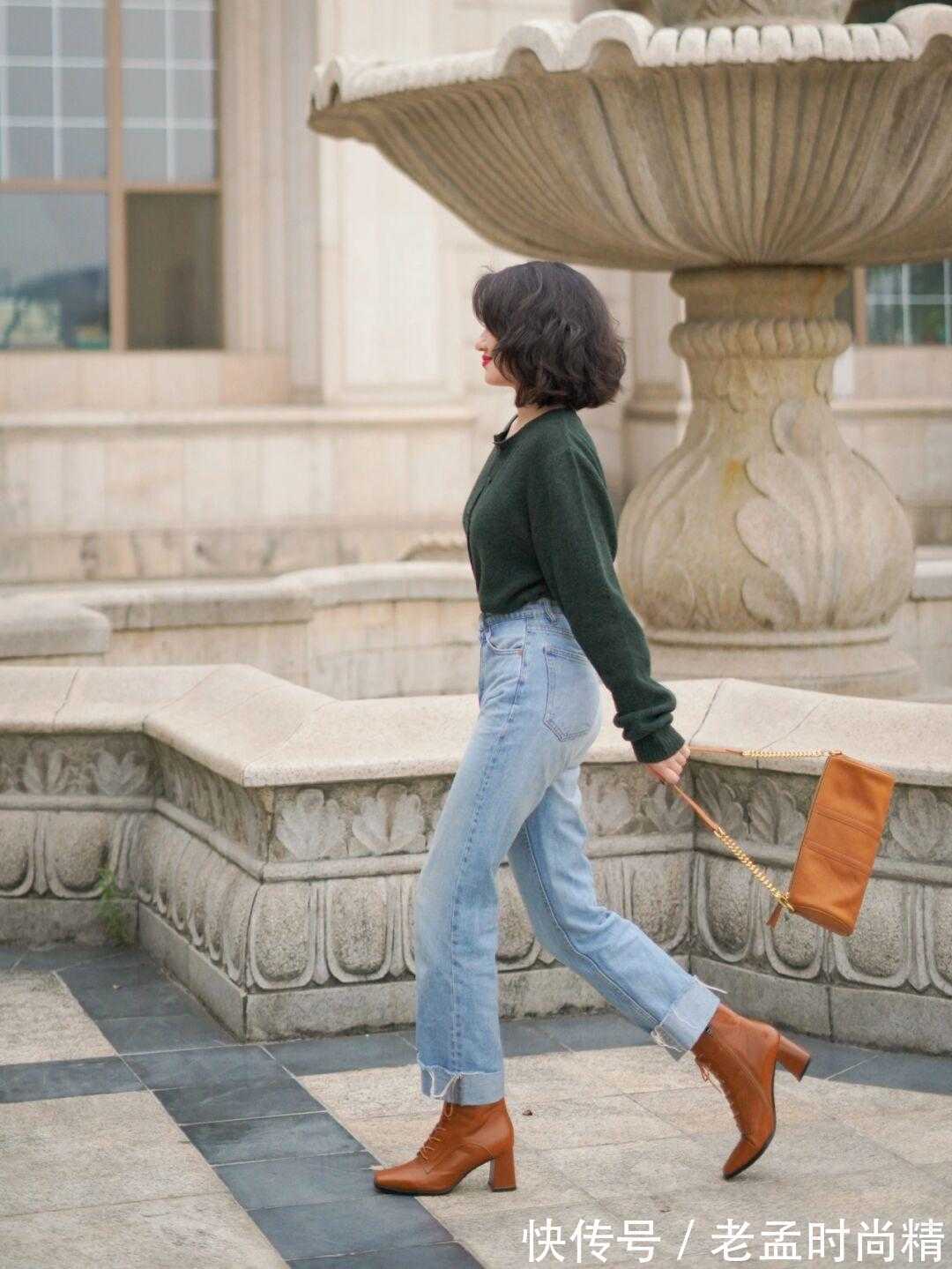 穿搭|30+女人怎么穿?“针织衫+牛仔裤”才是今秋标配,优雅时髦显气质