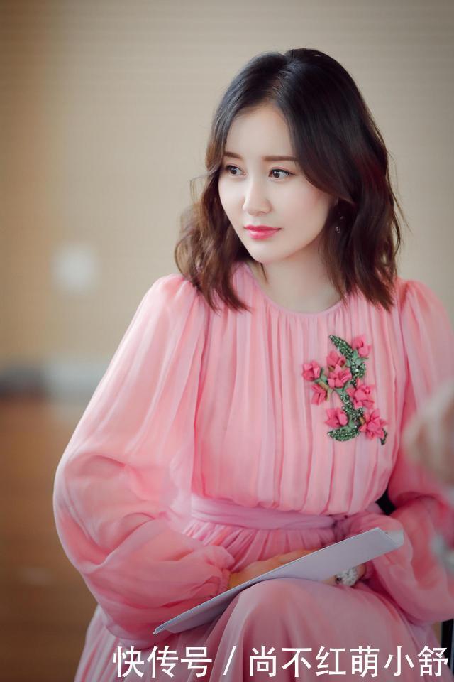 女人一旦过了30岁,瞧这4种发型,不仅大妈感十足,还老气遭人嫌