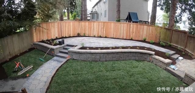 台阶|铺石板路砌台阶,荒芜庭院经过10天改造,一半花园一半休闲