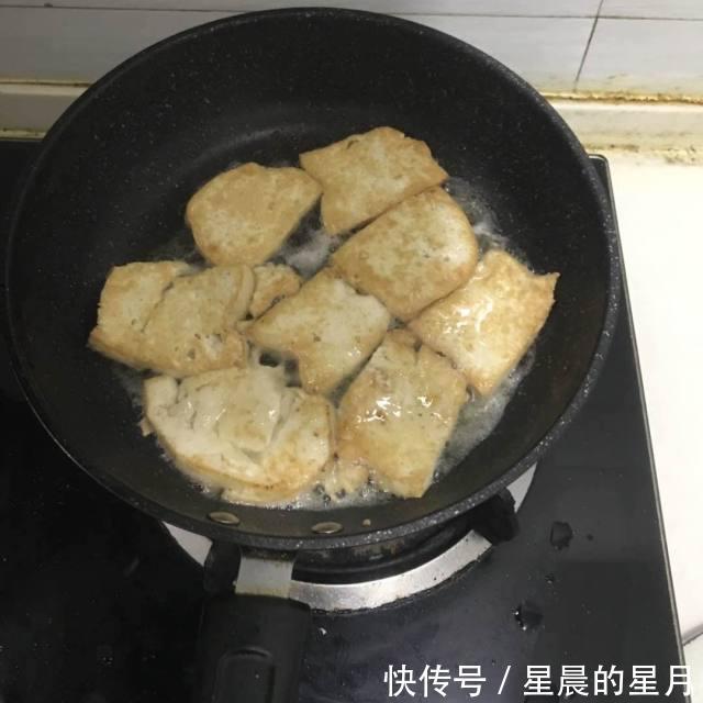 豆腐|小葱煎豆腐,咸香入味,给肉都不换