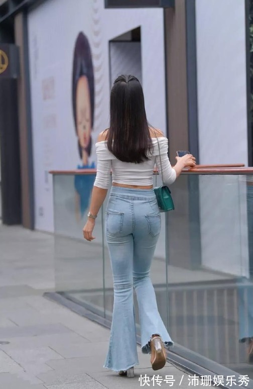 喇叭裤 “腿粗”别错过，像美女这样穿，时髦又遮肉，别被蒙在鼓里了！