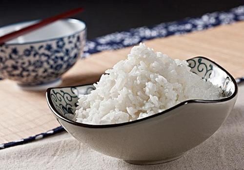 碳水化合物|有糖尿病的人，少吃半碗米面，吃不饱咋办？一个方法可弥补