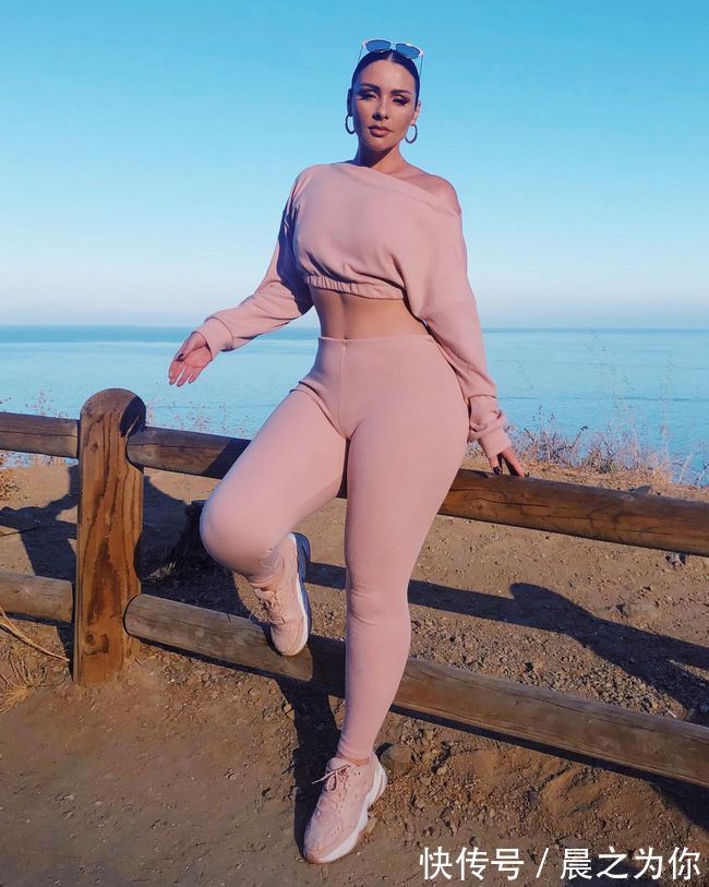 健身模特|美国健身模特靠惊人下肢吸粉百万,凭借沙漏身材走红网络