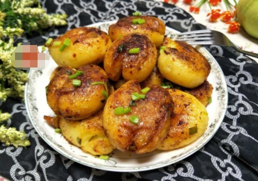 这个菜很流行,香浓绵软,做法简单,15分钟搞定,孩子喜欢极了!