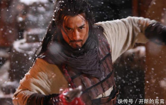 武松坐牢时,为何宁肯被打死也不给钱这就是老江湖的厉害之处