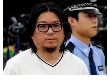 一夜成名|成名后鬧翻，卻在落難時送來十萬塊，高曉松與老狼的三十年兄弟情