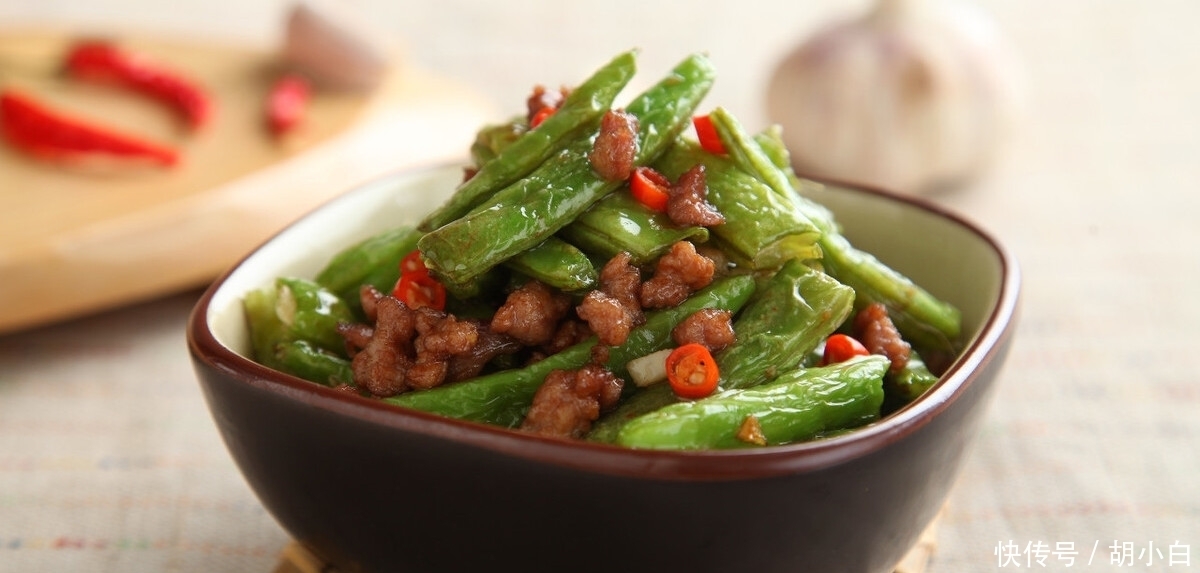 夹生|家常的干煸四季豆,四季豆没有过油,难怪炒出来夹生不健康