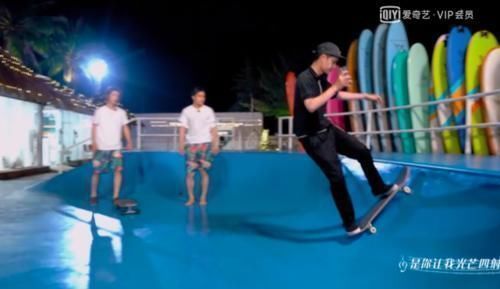 王一博|王一博黃軒深夜談心，有誰注意到王一博說了啥意外暴露生活狀態(tài)