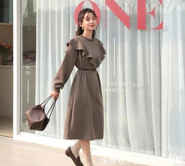 韩国|韩国小个子今年秋冬走气质风!简约的搭配很显高,素雅又舒服!