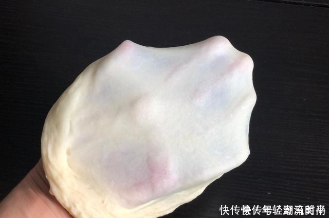 这面包跟棉花一样软,植物油做椰蓉酱竟比黄油还好吃,配方全赠送