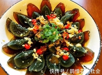 下酒|凉拌皮蛋,调料不要随便加,放这3味料,皮蛋解馋下酒,越吃越香
