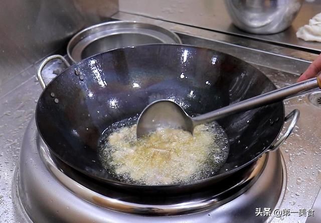 香菇肉片|饭店的香菇肉片为啥好吃，原来腌制是关键，厨师长教你正确做法