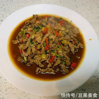 你做的泡椒香菜牛肉，和饭店大厨相比，只差这一步