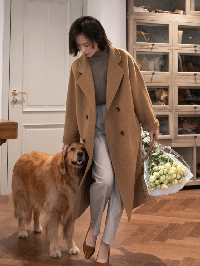 针织毛衣|秋冬的第一件大衣,搭配针织毛衣和半身裙温暖又时髦,漂亮大气!